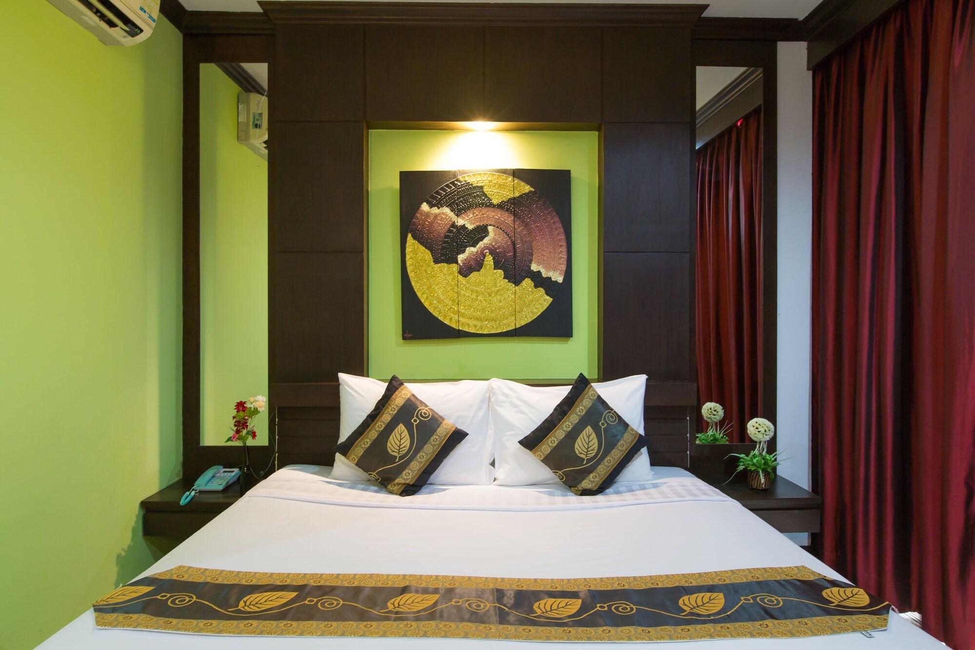 Patong Buri Hotel Exterior foto