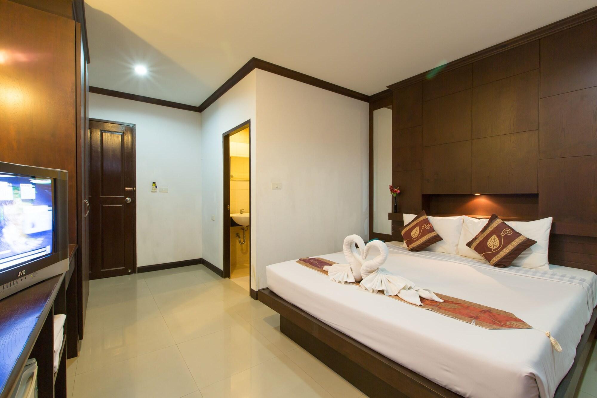 Patong Buri Hotel Exterior foto
